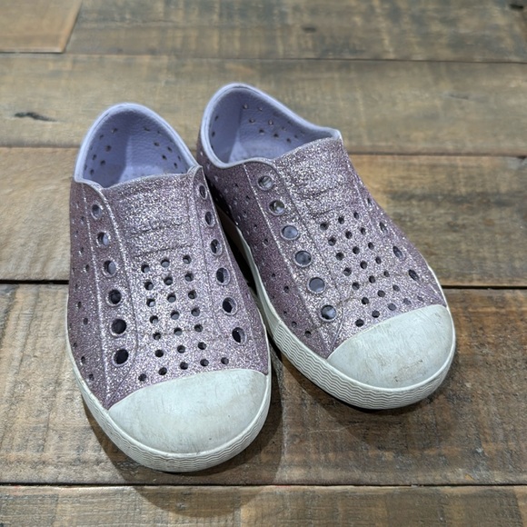 Girls Natives Size 7 - Picture 1 of 2